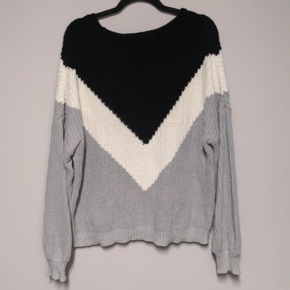 Time and Tru Sweater - Picture 3 of 5
